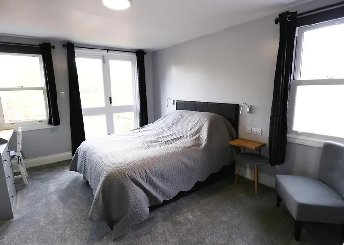 Number 33 Room Only